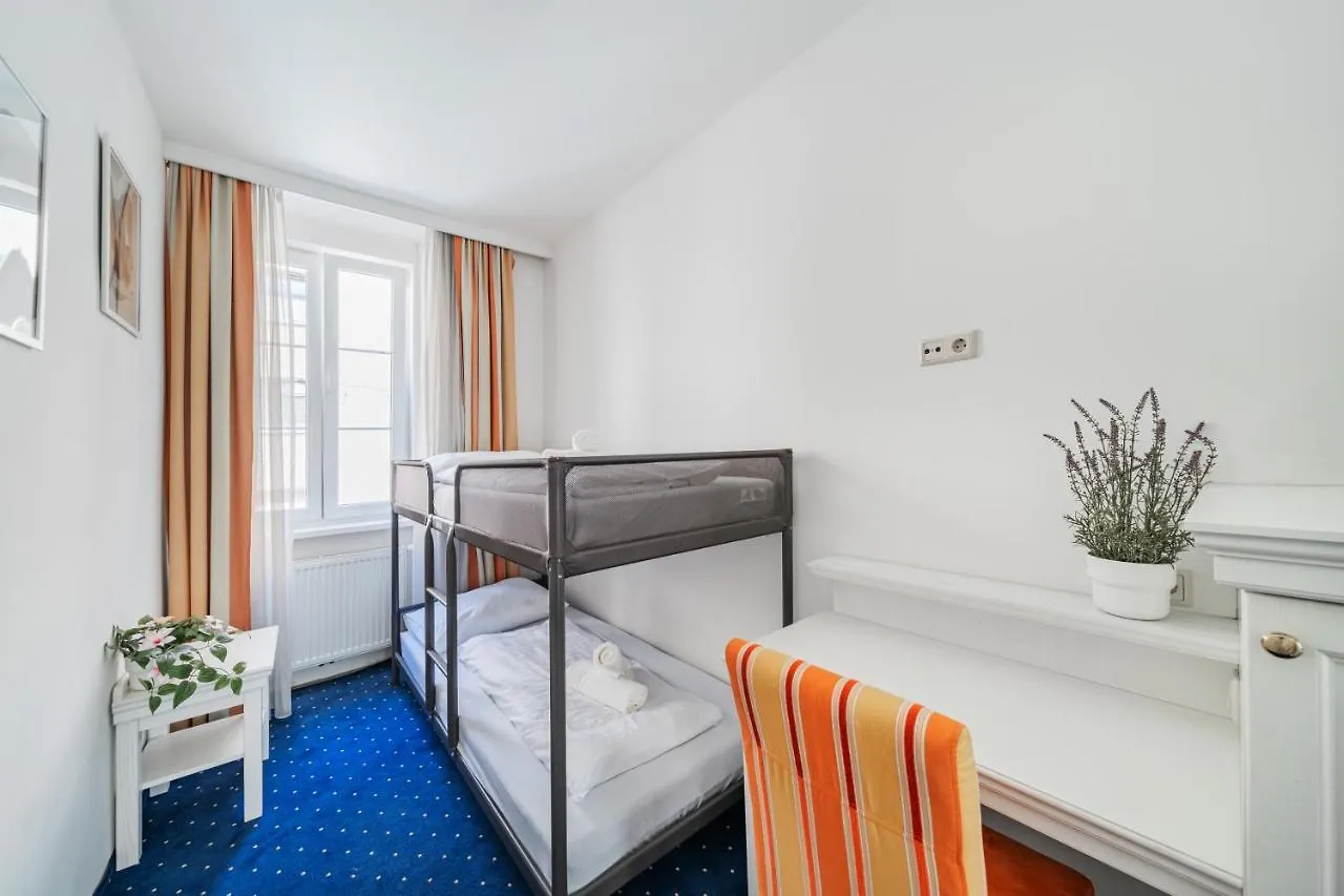 Self-Check-In Hotel Adlon Bécs