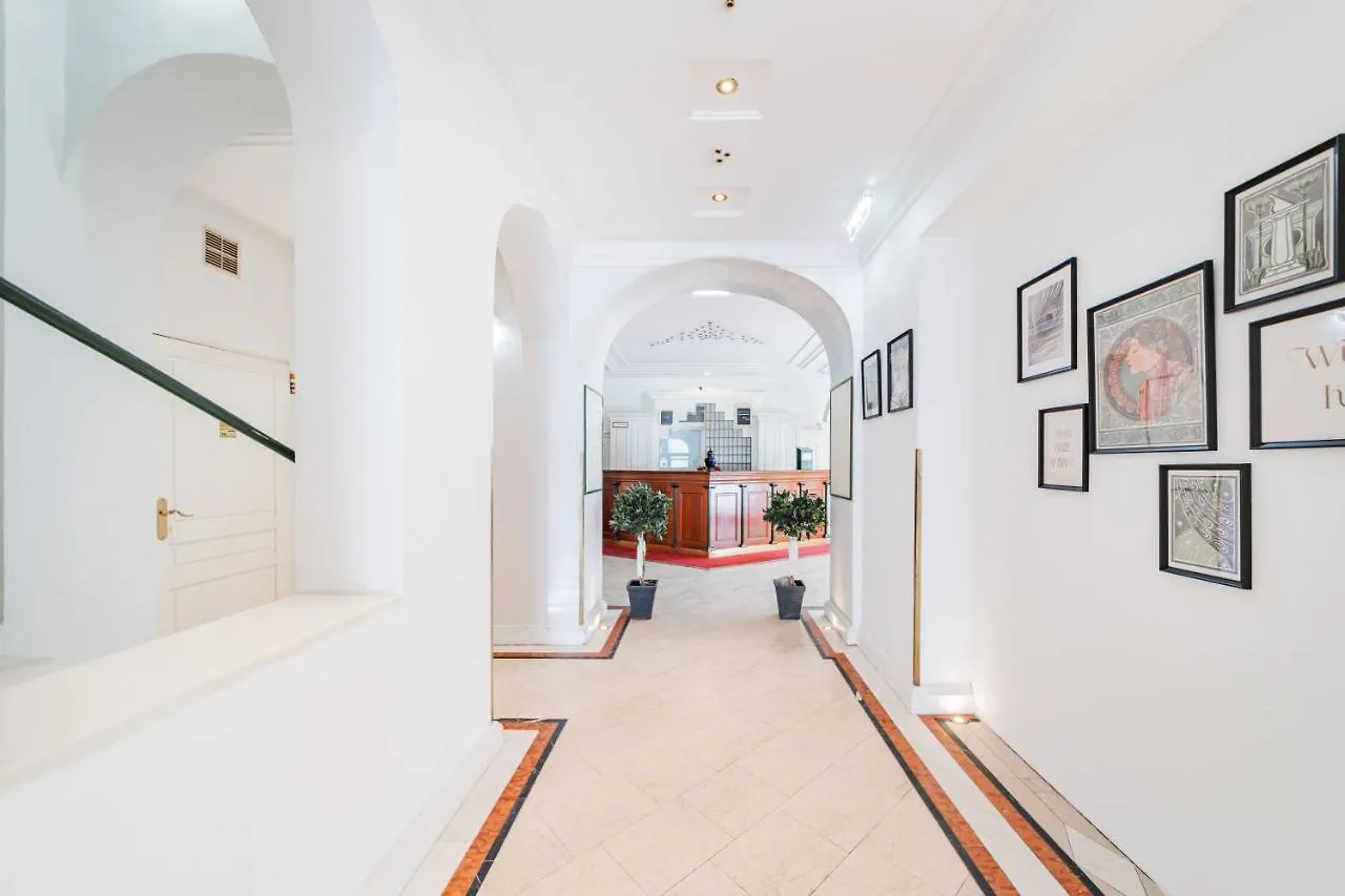 Self-Check-In Hotel Adlon Viyana