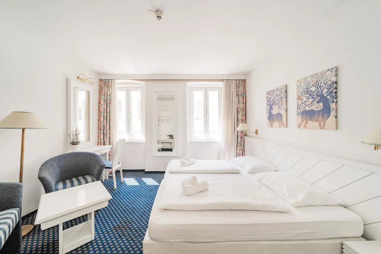 Self-Check-In Hotel Adlon Vienna 3*,