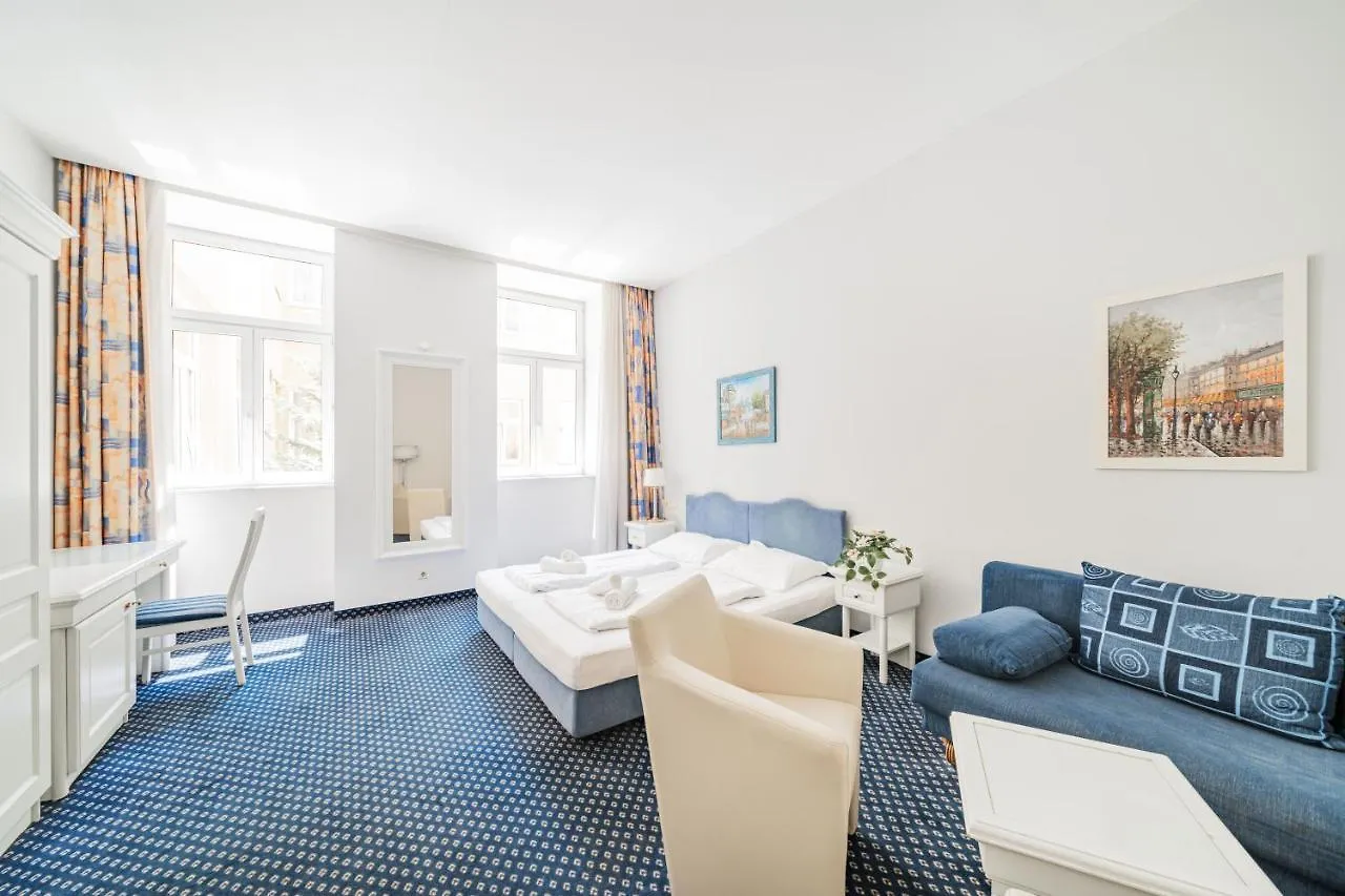 Self-Check-In Hotel Adlon Viena 3*,  Austria